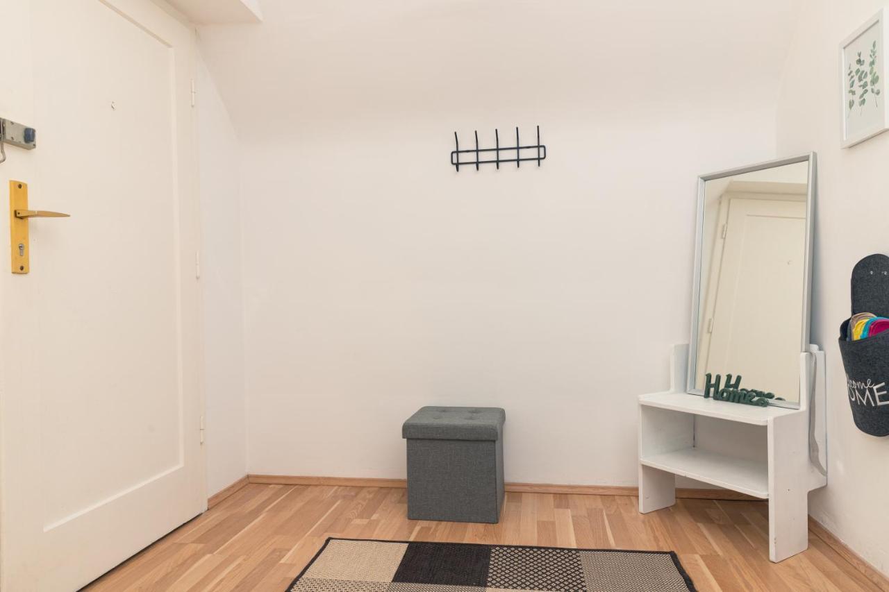 Milky Way Floor 2-bedroom Air Condition * Vienne